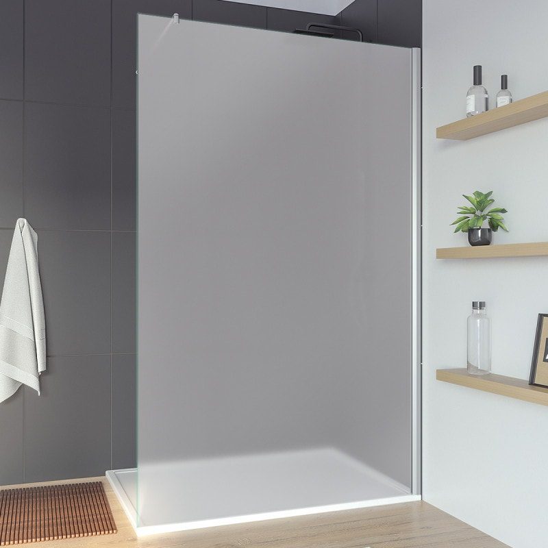 Walk-in-Dusche mit satiniertem Glasstreifen – Glaswerk Hamburg