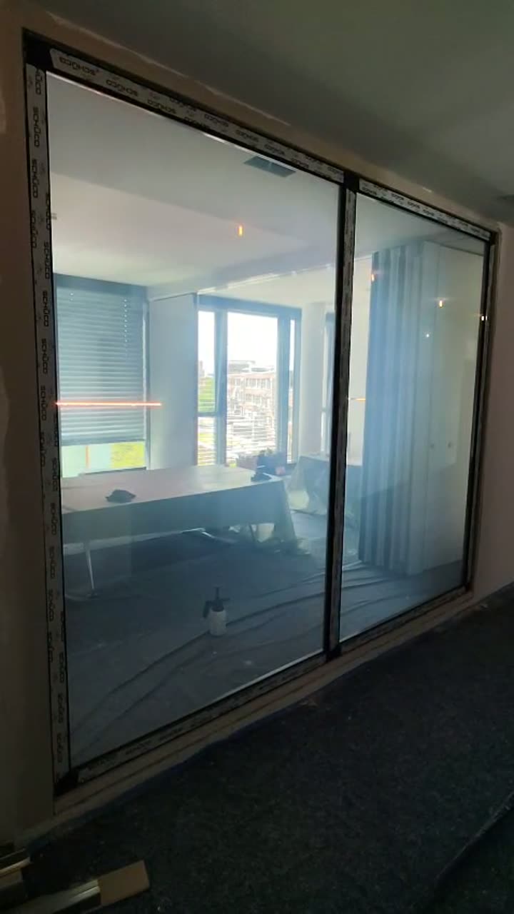 Schaltbares Glas als Trennwand – Referenz von Glaswerk Hamburg